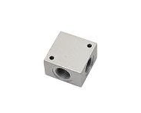 Parker Legris krydsmanifold model 3312 med G1/2" BSP tilslutning i behandlet aluminium, vist på hvid baggrund.