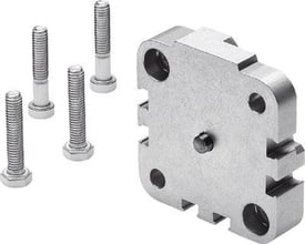 Festo Multi-pos. kit DPVU-40 med fire monteringsbolte i metal på en hvid baggrund, viser komponenterne isoleret.
