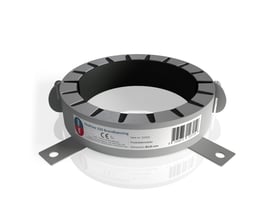 FireFree 320 brandbøsning med rund åbning, grå kant og monteringsflige, set skråt forfra; Ø125 mm.