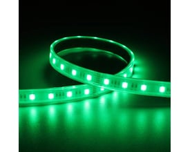 Ansell Lighting P-Cell LED strip med RGBTW-funktion, 50m, 24V og IP67-klassificering, oplyst i grønt.