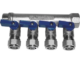 Fordelerrør i messing med afspærring og fire 15 mm pex-afgreninger. Har 3/4" tilslutning og 1/2" gevind på afgreninger.