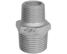 Georg Fischer galvaniseret brystnippel i støbejern, 2" x 1¼", med udvendigt gevind på begge sider og mærket +GF+.