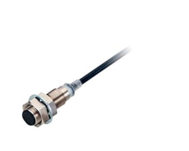 Omron induktiv aftaster E2E-X7D112 i messing-nikkel med M12 gevind og 2 meter kabel, viser skærmet front med 7 mm detekteringsafstand.