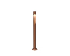 Louis Poulsen Flindt Garden L LED-pullert i Corten Base med slank, brun stander og lysende udskæring.