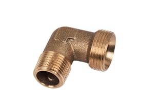 Roth vinkel i rødgods med 3/4" euro- og 1/2" nippelgevind, set skråt med begge gevindender synlige.