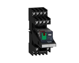 Schneider Electric RXM relæ med sokkel, visning af 4 C/O kontakter, grøn testknap og 24VAC spole. Relæet er monteret i en sort sokkel med tydelige mærkninger for terminaler.