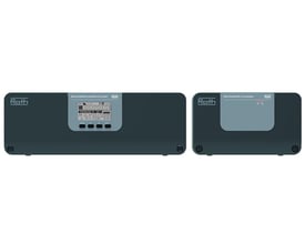 Roth Touchline SL master kontrolenhed og SL 4 ch. extension enhed sammen, med fokus på displayets detaljer og statusindikatorer.