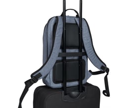 Dicota Eco Backpack Slim MOTION 13 - 14.1" rygsækken er monteret på et kuffert-håndtag for nem transport.