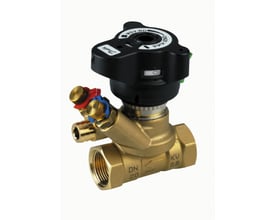 Nærbillede af Danfoss MSV-BD ventilens messingkrop med mærkninger for DN 20 og Kvs 6.6.