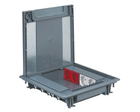 Legrand gulvboks med reduceret højde og 16 moduler, fremstillet i grå RAL 7031 plast med åbent låg.