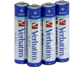 Fire Verbatim Premium Alkaline AAA batterier i blå og hvid emballage med Verbatim logo vist forfra, klar til brug.