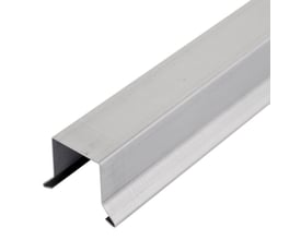 Lige sternkapsel i blank aluminium med 22 mm bredde og 1 meters længde til afdækning af vindskeder.