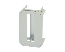 Fibox DIN ramme sæt til Arca vægskabe, 1 x 11 moduler, lavet af grå plast og metal, vist fra forsiden.