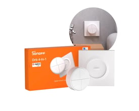 Sonoff SNZB-01M trådløs Zigbee-afbryder med fire knapper vises ved sin orange emballage og vægmontering.