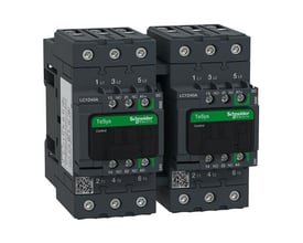 Schneider Electric kontaktorer LC1D40A 3P, 40A med grønne TeSys Control-mærkater og 24V DC-mærkning.