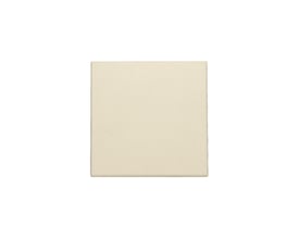 Niko blænddæksel i elegant cream farve, perfekt til at fuldende elinstallationer. Enkel og stilren finish på hvid baggrund.