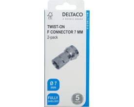 Emballagen til Deltaco F-stik twist-on til 7 mm koaksialkabel viser stikket og oplysninger om afskærmning.