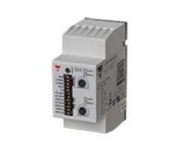 Carlo Gavazzi sløjfe-/loopdetektor med to relæudgange, vist skråt forfra med frontens knapper og klemmer.