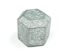 Unico galvaniseret slutmuffe med 1/2" gevind, vist på hvid baggrund.