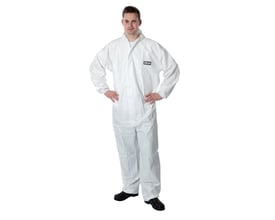 OX-ON Comfort beskyttelsesdragt i hvid, str. XXL, vist på en person med hætte og lynlåslukning foran.