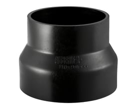 Geberit centrisk reduktion i sort PEH materiale, der viser en glat overflade og indgraverede dimensioner 110 x 40 mm.