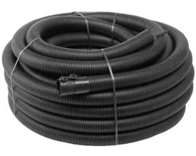 Hekaplast 125/108 mm PE-kabelrør, 50 meter sort rulle med indbygget muffe og træksnor. Korrugeret yderside.