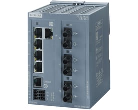 Siemens SCALANCE XB205-3 industri-switch med 5 RJ45 og 3 ST fiberporte, samt konsolport og strømtilslutning vist på grå baggrund.