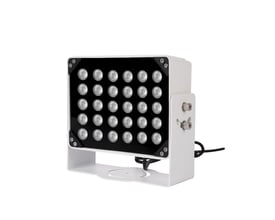 Front view af infrarød 30W LED projektør med 25 lysdioder og justerbart monteringsbeslag. Vandtæt IP67 design i hvidt metal.