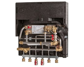 Gemina Termix fjernvarmeunit VMTD-1 ISO for Aalborg, viser detaljeret rørsystem og messingfittings indkapslet i isolering.