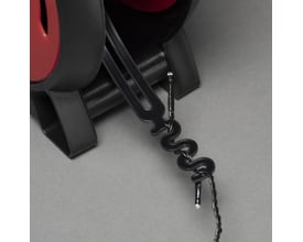 Konstsmide cluster lyskæde med 200 varm hvide LED'er, vist på en kabeltromle med en sort plastik holder.