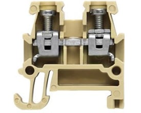 Nærbillede af Weidmüller AKZ 1.5 PA gennemgangsklemme, viser skrueterminaler og beslag til TS 15 DIN-skinne i beige.