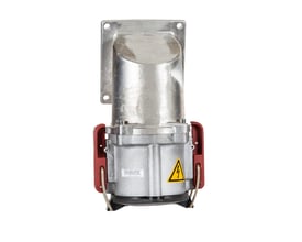 Vinklet CEE vægudtag i metal med 250A, 6h, IP67 og 3P+PE. Udtaget har røde låsearme og et advarselsskilt for elektricitet.