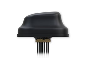 Teltonika 5G Combo MIMO antenne i sort, med synlige kabler der går op under antennen. Fremhæver designet og tilslutningerne.