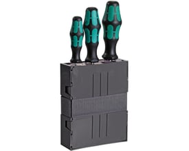 Raaco Tool Fix værktøjsholder med fleksibel gummi kerne, vist med tre forskellige skruetrækkere med grønne håndtag.