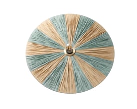 Frontvisning af Jore Copenhagen Dott Stripes bordlampe i blå og naturfarvet bast, med synlig lyskilde og fatning.