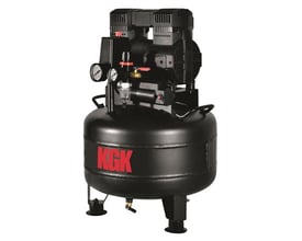 Sort, oliefri KGK 30/10 S kompressor med 30 liters tank og tydeligt KGK logo på forsiden.
