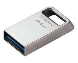 Kingston DataTraveler Micro USB-hukommelse med 64 GB kapacitet i sølv, set skråt med USB-stikket synligt.