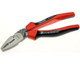 Wareco kombinationstang EVO 190mm med røde og sorte greb, lavet i Tyskland.