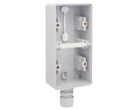 Niko stænktæt underlag til 2 moduler, grå. Viser indvendige monteringspunkter, M20 kabelforskruning og IP55 klassificering.