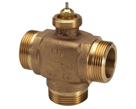 Detaljeret billede af Danfoss VMV 30-20 3-vejs sædeventil med synlig mærkning af model og Kvs-værdi.