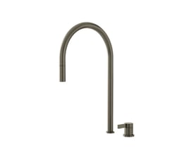 Lavabo Alkymist 787 RS køkkenarmatur i mørk bronze med høj C-tud og separat greb, set forfra.