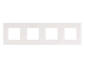 Hvid Niko afbryderramme med fire firkantede udskæringer til montering af afbrydere, neutral baggrund.