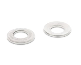 To AFNOR skiver i rustfrit stål, størrelse 6, form M, på hvid baggrund. En skive viser serrationer, den anden er glat.