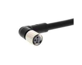 Omron M8 sensorstik med 4 ledere og 2 meter PVC-kabel, vist med vinklet hunstik med metalring.