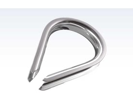 Roliba kovs i rustfrit stål, 3 × 19 mm, set skråt med dråbeformet åbning og indvendig rille.