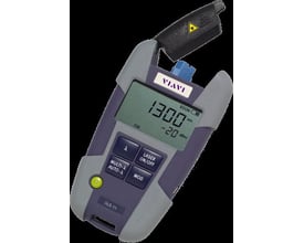 Smartpocket OMK-34V2 multimode kit med lyskilde OLS-35, viser displayet med 1300 nm og -20 dBm.