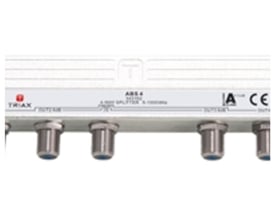 Nærbillede af Triax Fordeler ABS 4 splitter, viser detaljer på F-connectorer og mærkning for frekvens og udgange.