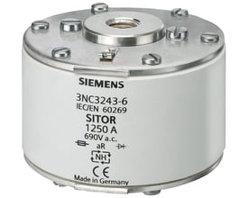 Siemens SITOR sikring 3NC3243-6 NH2 med 1250A mærkestrøm og indvendigt gevind, fremstillet i Tyskland.