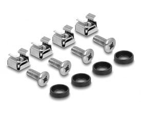 Nærbillede af fire rackmøtrikker og skruer, klar til montering i et 19" rackskab.