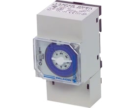 Paladin 131120 mekanisk kontaktur med blå og hvide taster på urskiven, viser 24-timers visning og DIN-skinne montering.